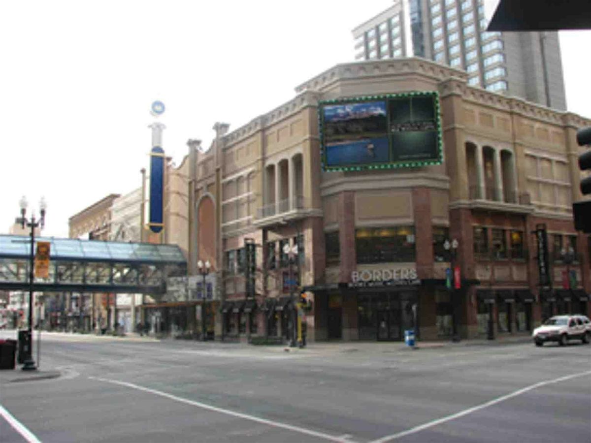 Minneapolis Audio Tour: Legends, Landmarks & Downtown West Discoveries