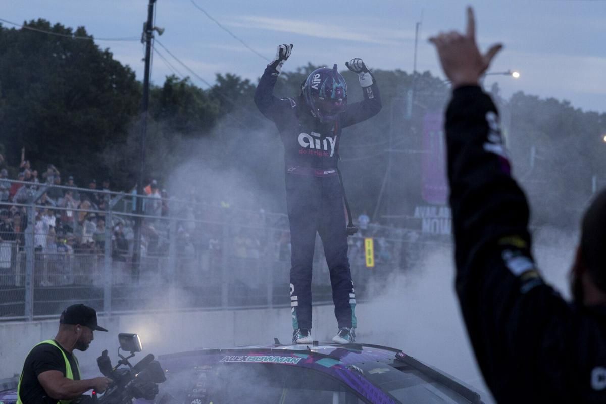 Parking Who's Bad - The Ultimate Michael Jackson Experience - Manchester, NH