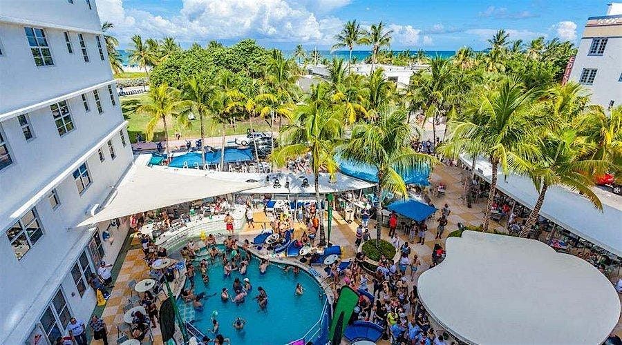 PULSE PARADISE POOL PARTY |. EXPERIENCE MIAMI\u2019S SEXIEST POOL PARTY