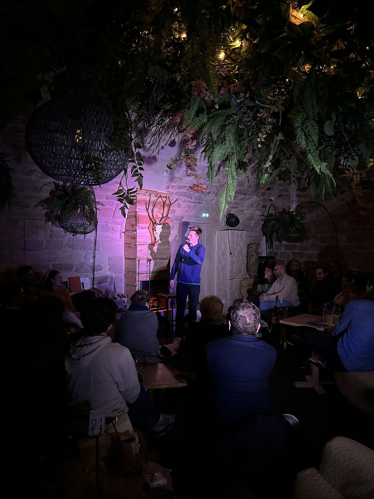 Comedy Club : Y a-t-il un comique dans la salle?