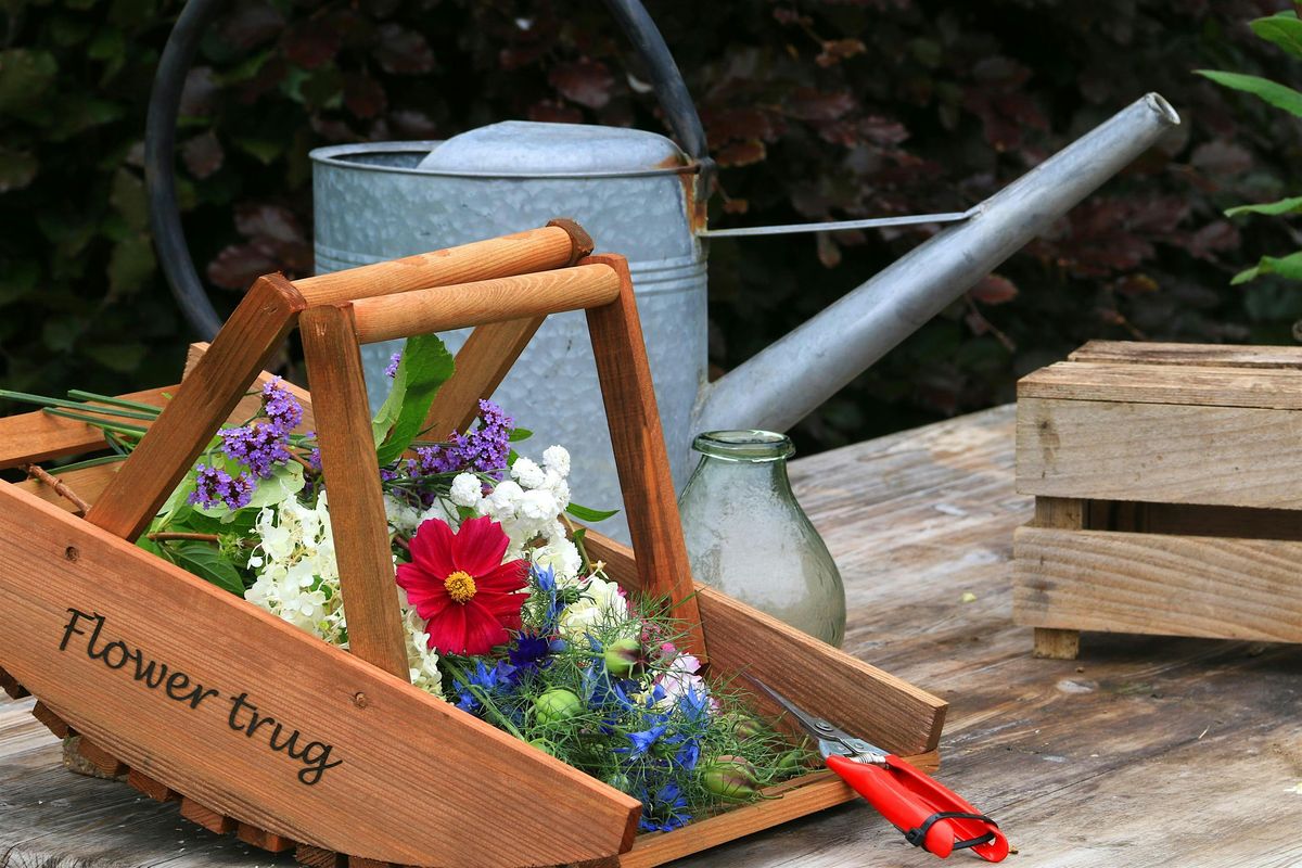 Home grown cut flowers \u2013 fresh flowers undone with Julia & Jacky