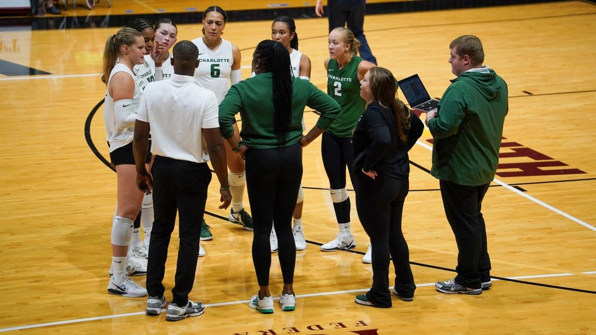 Parking UNC Wilmington Seahawks at West Georgia Wolves Womens Basketball