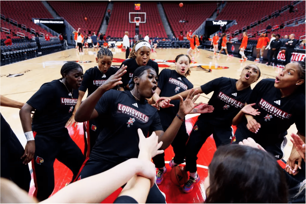 Virginia Cavaliers at Louisville Cardinals Womens Basketball at KFC Yum Center