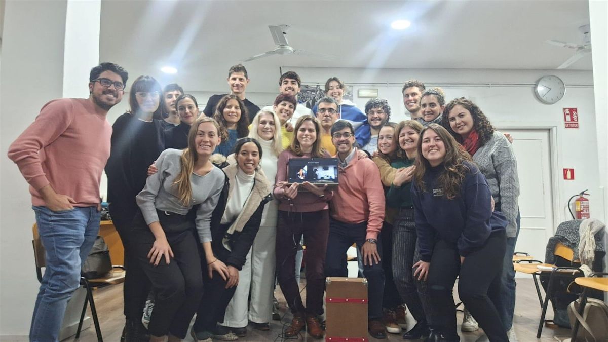 Relajaci\u00f3n y meditaci\u00f3n para j\u00f3venes voluntarios en Pueblo Nuevo (Madrid)