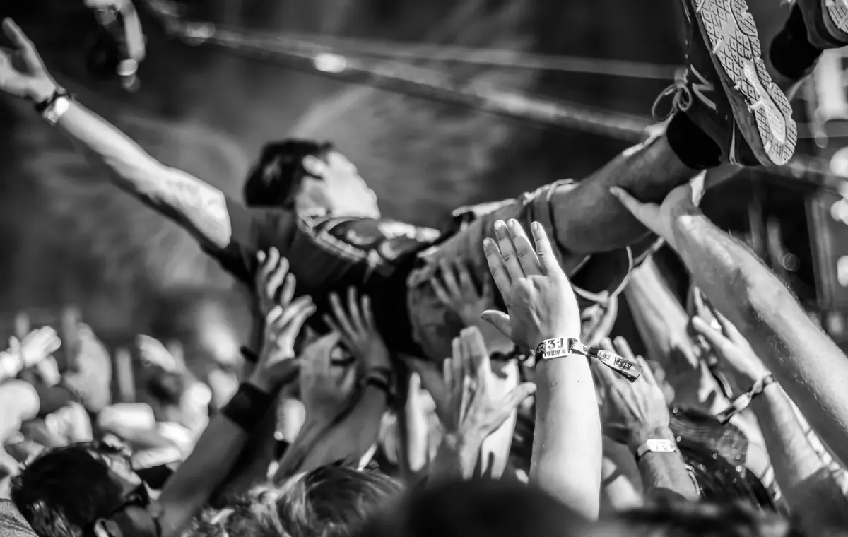 Saliva (21+)