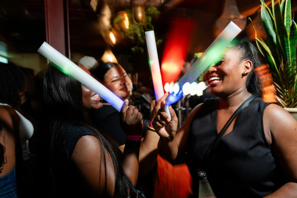 Onnaskoolnite - Christmas karaoke party