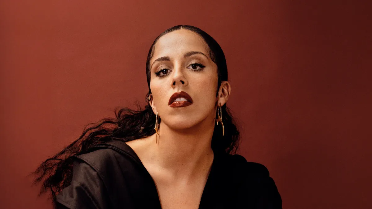 Sara Correia in Paris