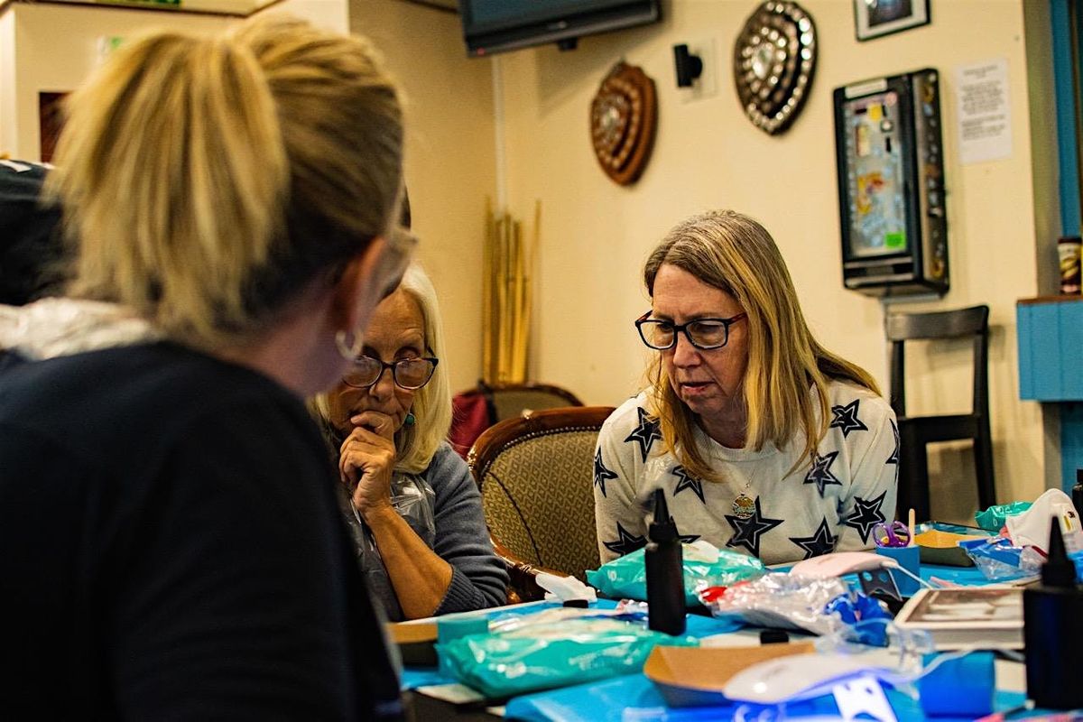 Pinch pots and prosecco.