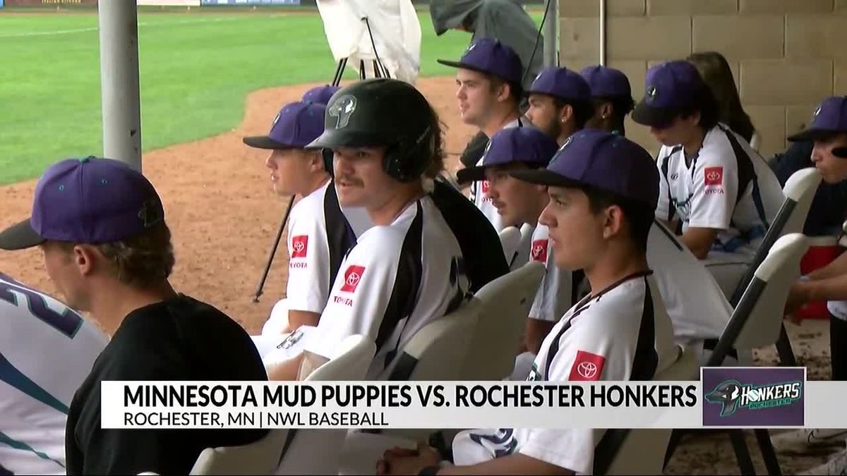 Minnesota Mud Puppies at Rochester Honkers at Mayo Field