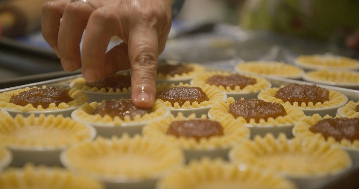 Baking Tart Cocos with Dalilah Binti Mohamed Iqbal