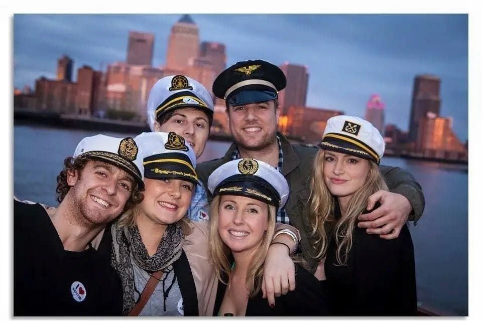 Amor Boat Party + free after-party \/ \u00a315 flash sale 
