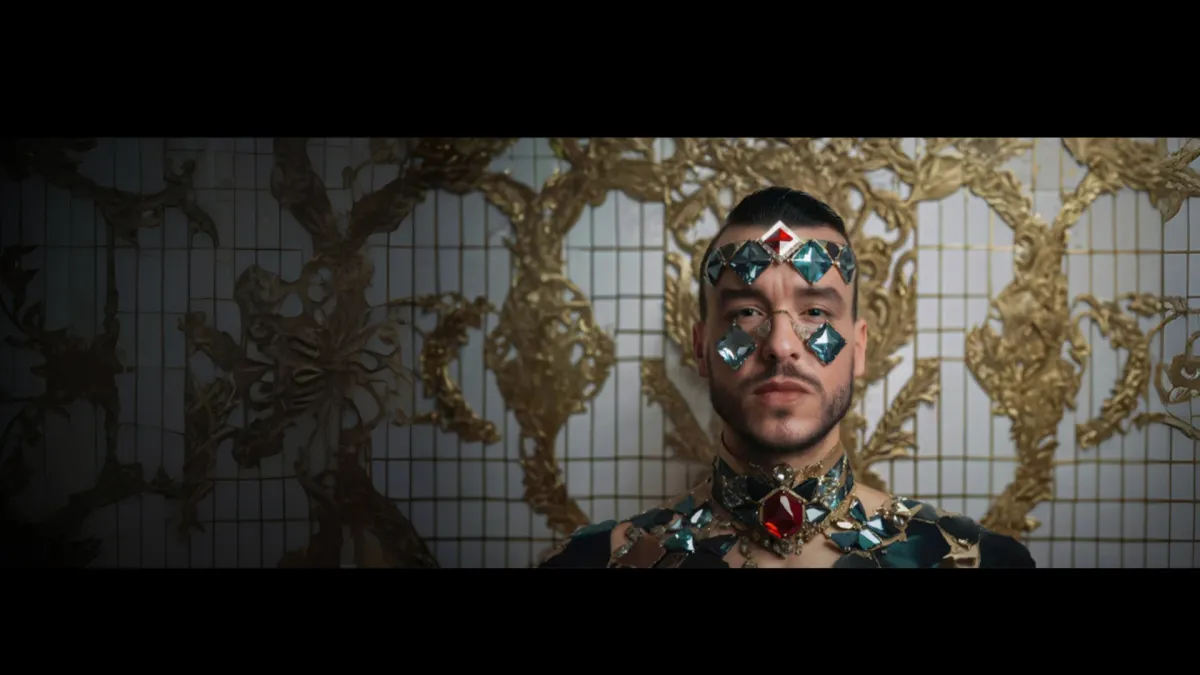 Cem Adrian in \u0130stanbul