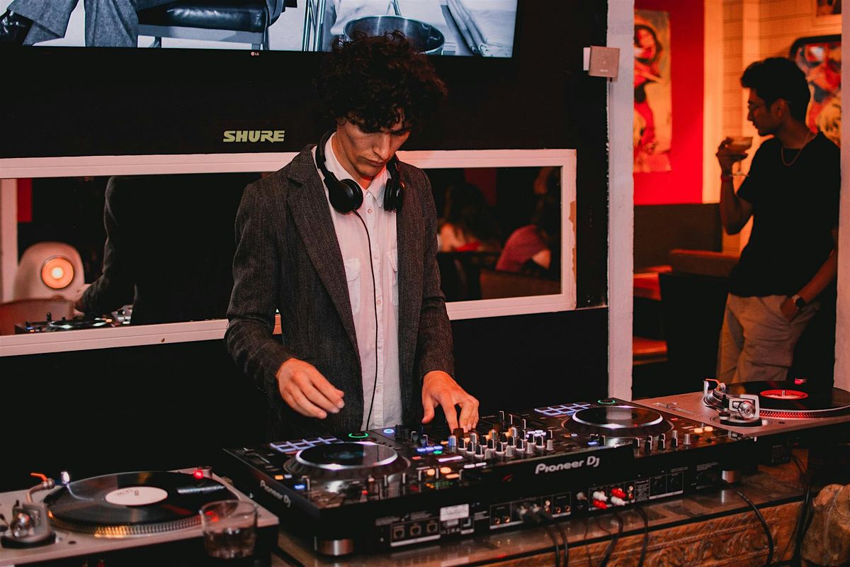 Velvet Room New Year's Eve party with DJ DeepNahuel