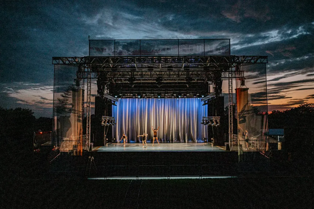 Parking New York Philharmonic - Naomi Woo - Sounds of The Season