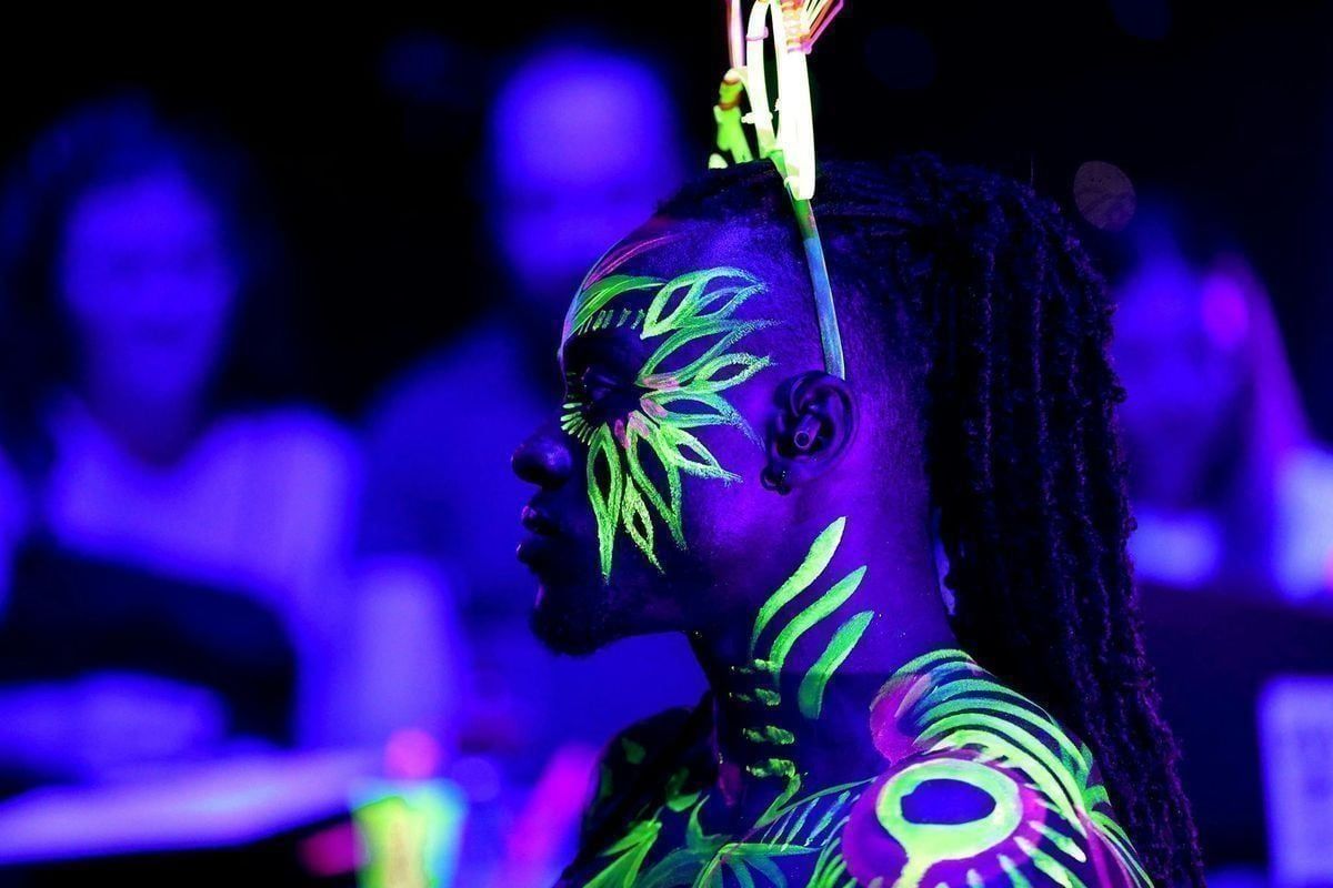 NEON NAKED LIFE DRAWING | OLD QUEENS HEAD | ANGEL