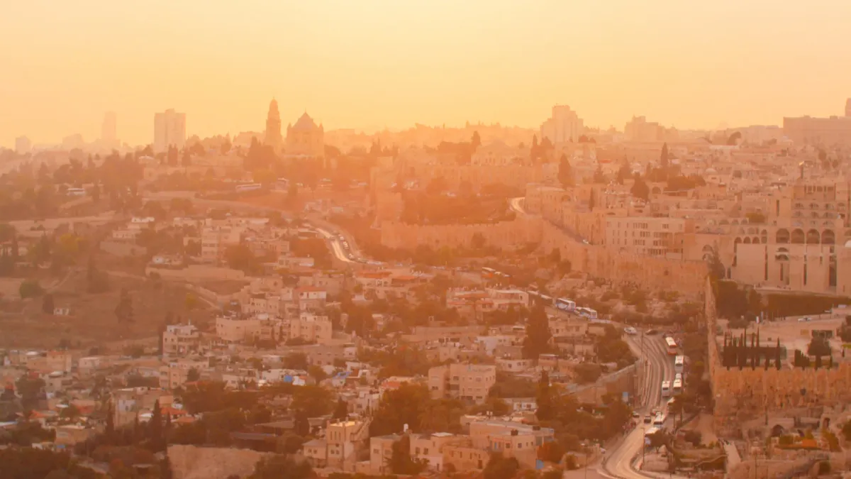 Aaron Shust in Nashua