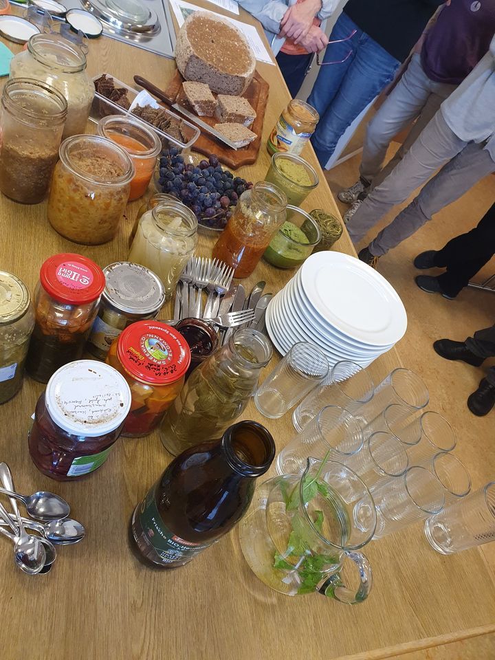 Gesundes Sauerteigbrot und glutenfreies Buchweizenbrot einfach selber ... Gesundes Sauerteigbrot und glutenfreies Buchweizenbrot einfach selber ...