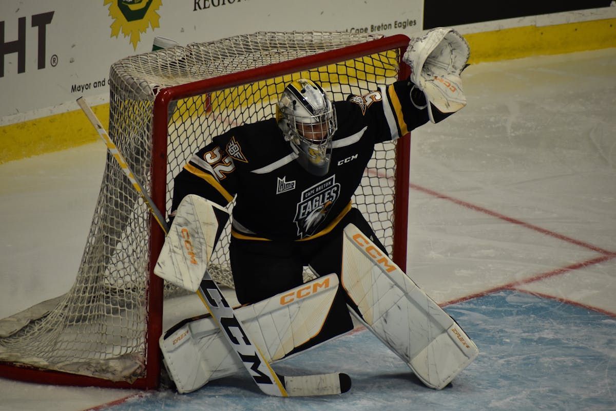 Chicoutimi Sagueneens at Cape Breton Eagles