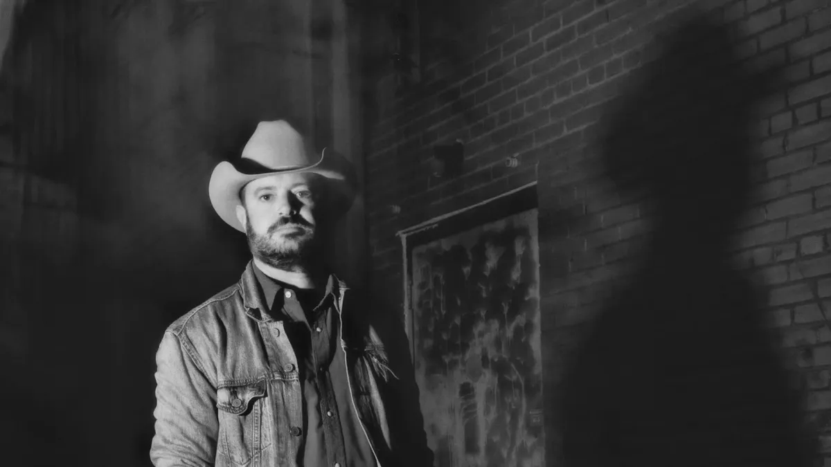 Wade Bowen in Morrison