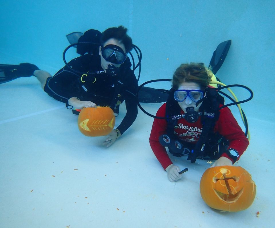 Underwater Pumpkin Carving! Calypso Scuba, Joplin, MO October 22, 2022
