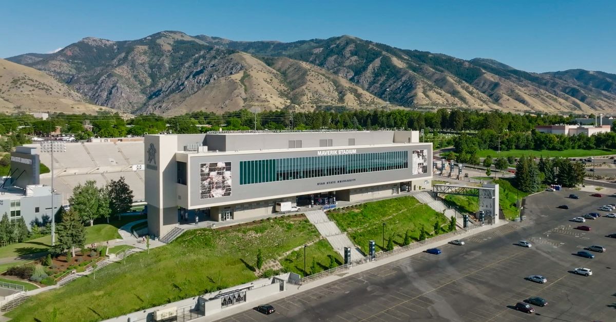 Parking Westminster College Griffins at Utah State Aggies Mens Basketball