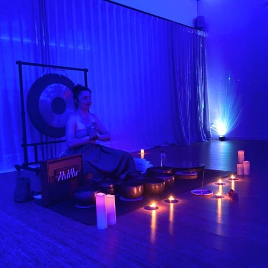 Ba\u00f1o de sonido y armonizaci\u00f3n energ\u00e9tica