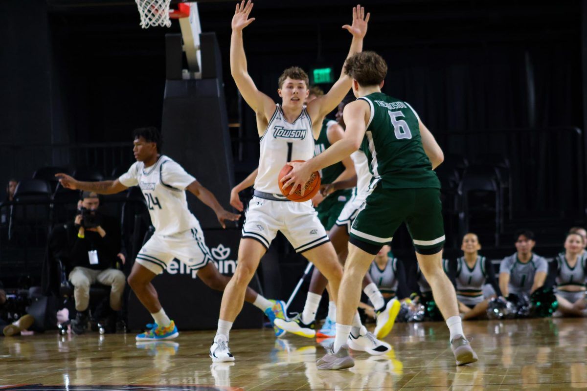 Parking Lehigh Mountain Hawks at Loyola Maryland Greyhounds Mens Basketball