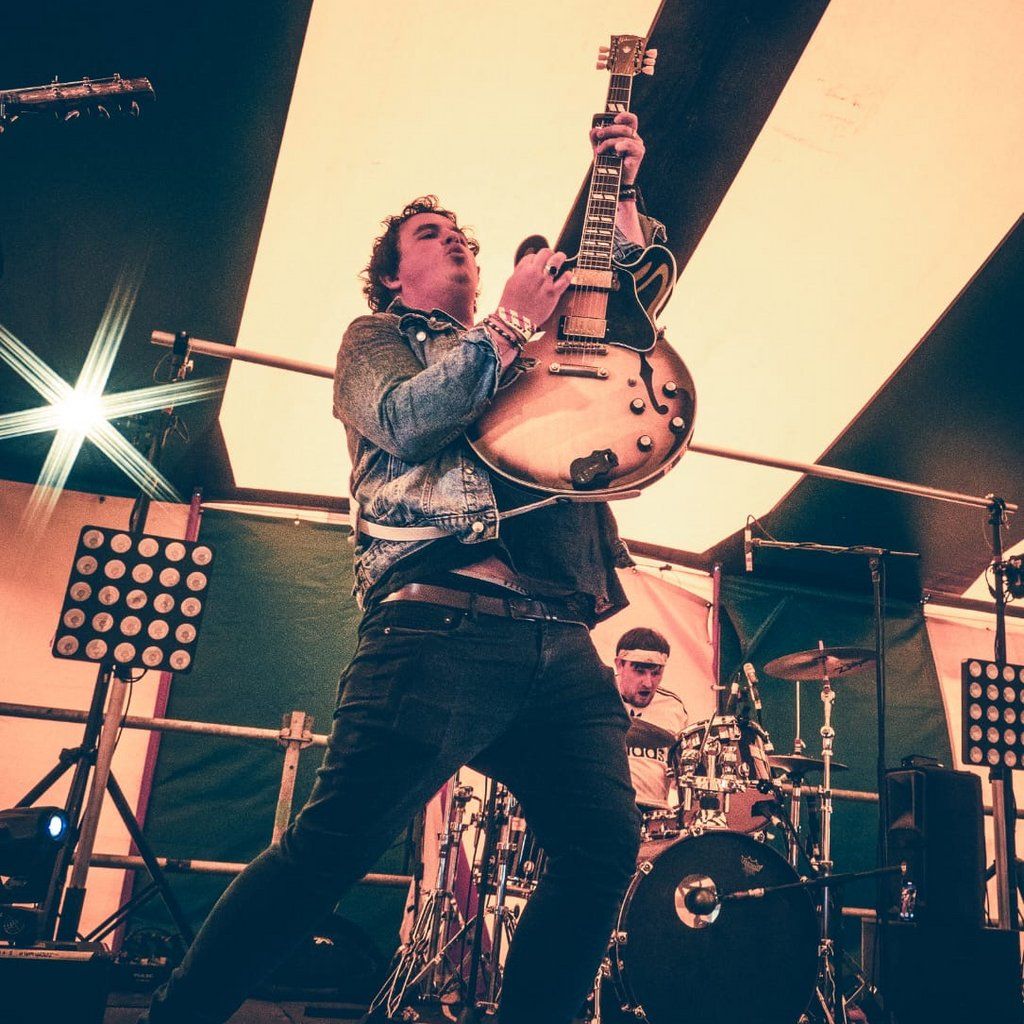 DOVV - Christmas Extravaganza