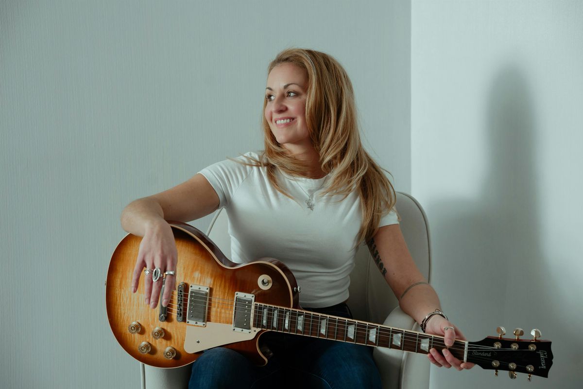 Happy Hour at The Eleven with Shannon Roy