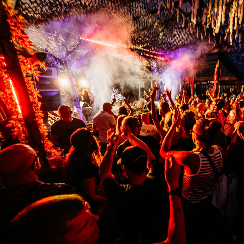 909 x WAV - New Years Eve Party