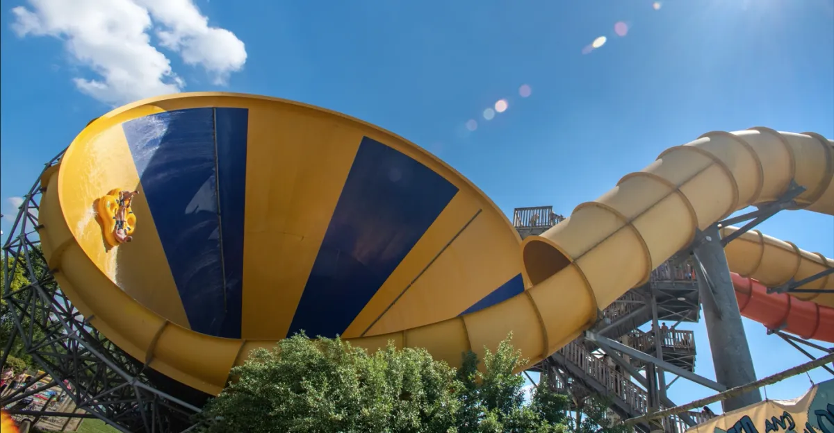 Parking Ride the Cyclone - Aurora