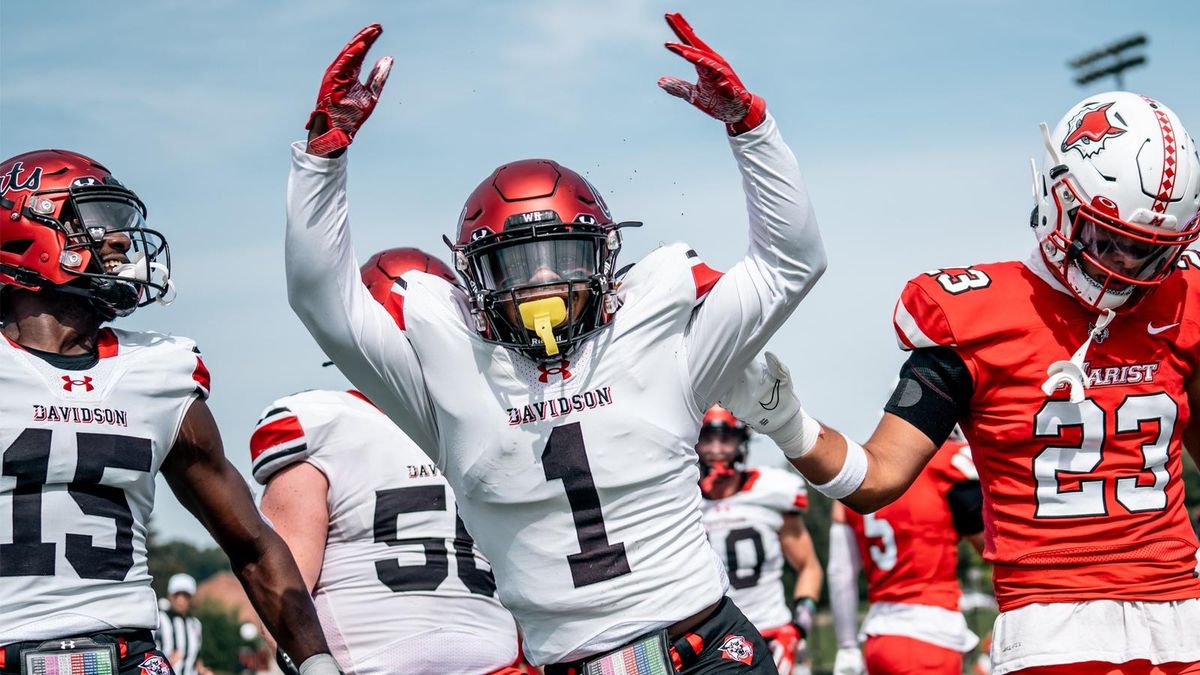 Parking Davidson Wildcats at Marist Red Foxes Football