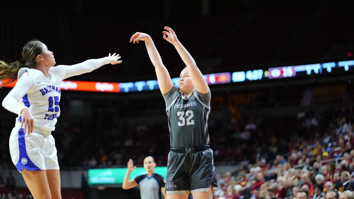 Parking Iowa State Cyclones at UCF Knights Womens Volleyball