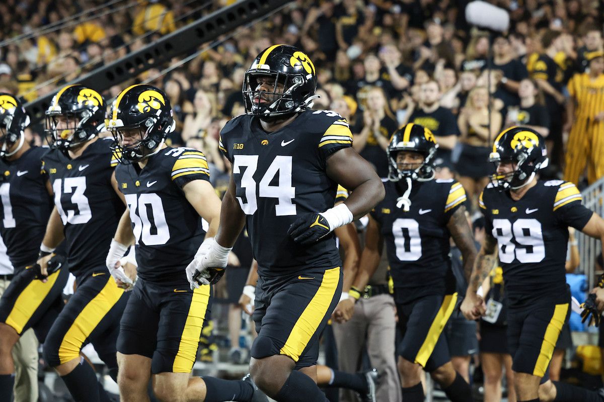 Iowa Hawkeyes vs. USC Trojans