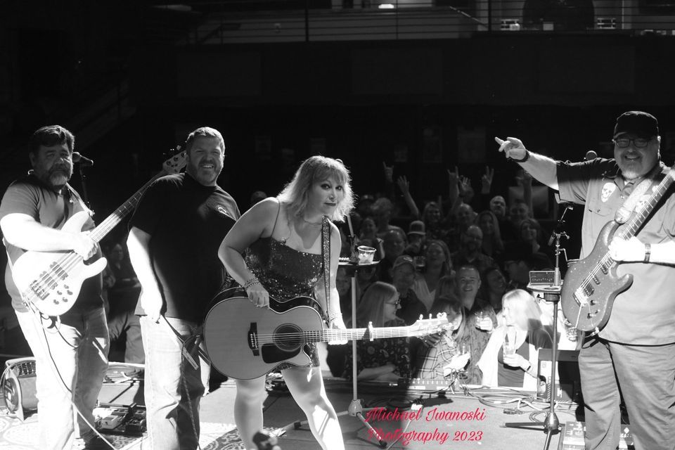 Runnin' Shine at the 7th Street Stage!