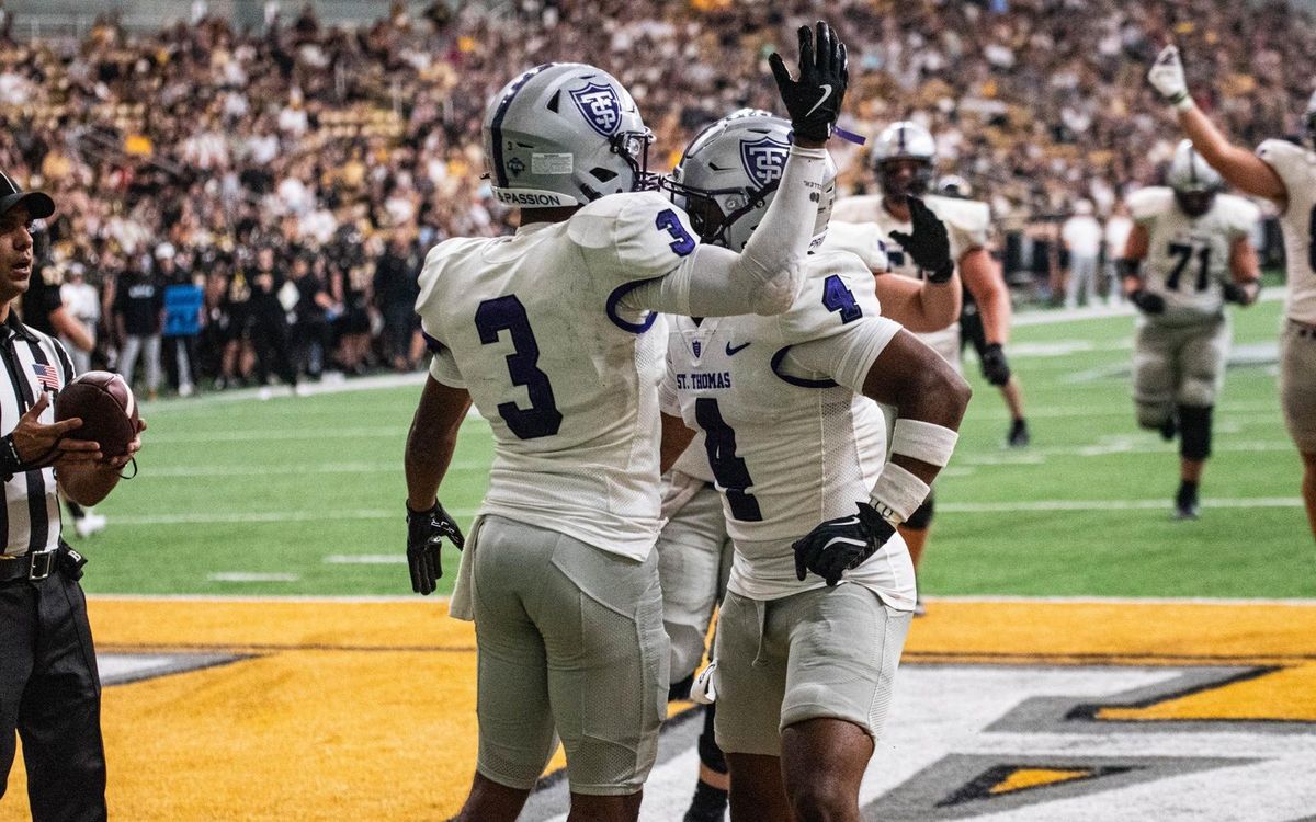 Parking St. Thomas Tommies at Northern Michigan Wildcats Mens Hockey
