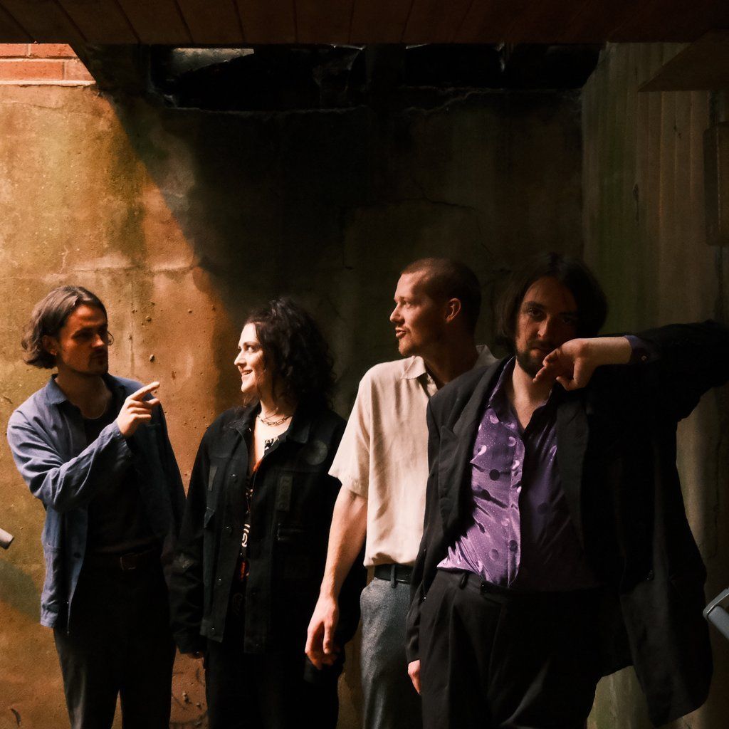 SUCKLE live in Manchester