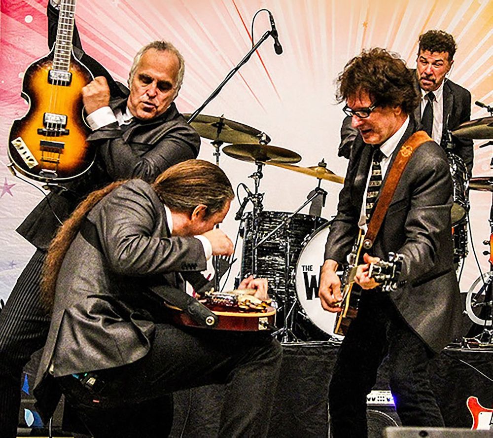 Christmas With The Weeklings at Daryls House Club