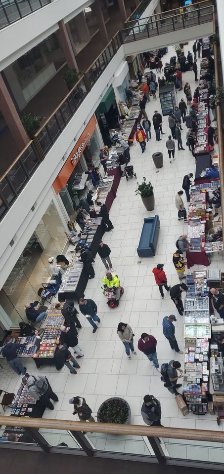 Twin Oaks Mall Show - Sports Cards and Collectables May 14th