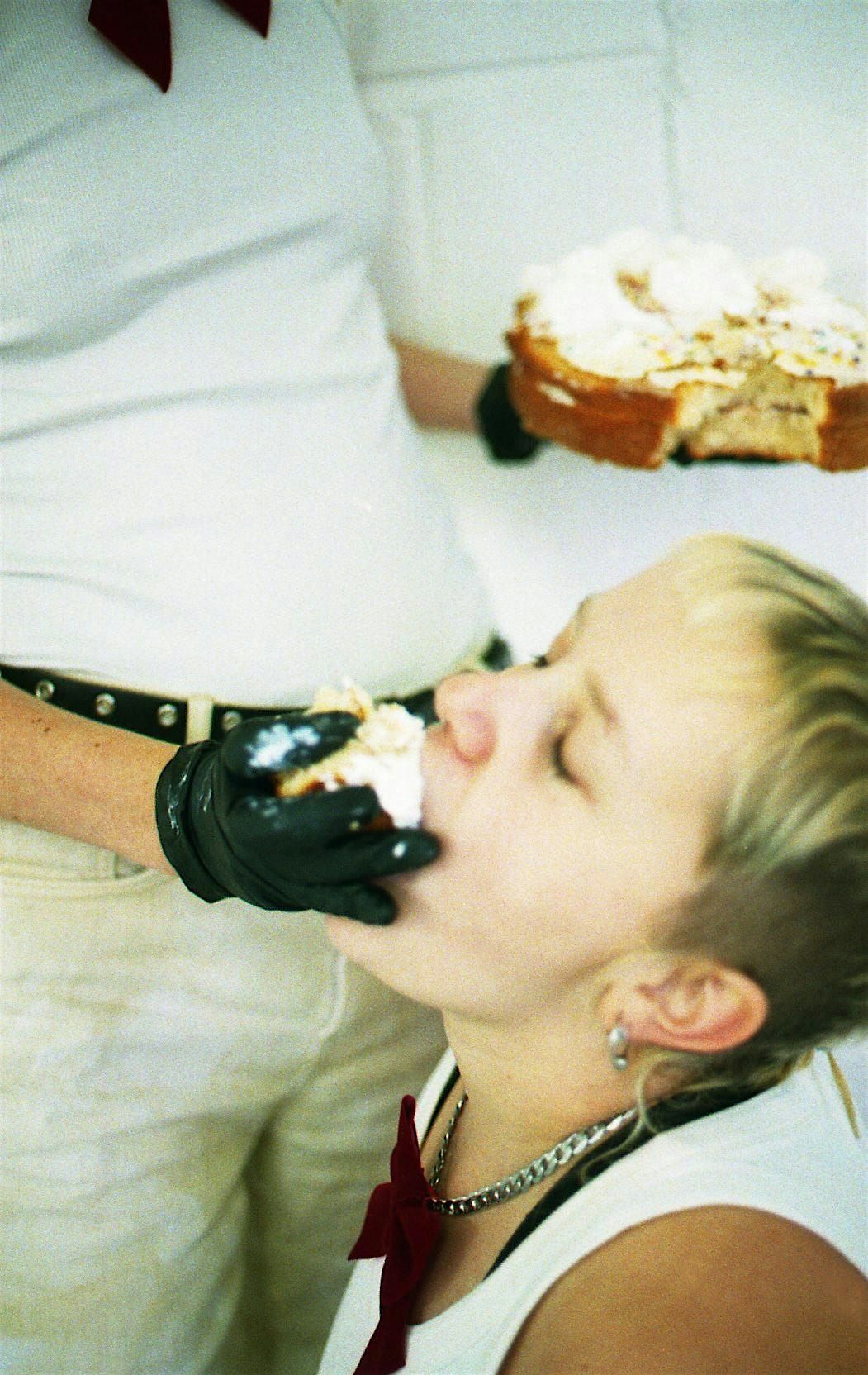 Christmas CAKE FUCK: an alternative Christmas feast