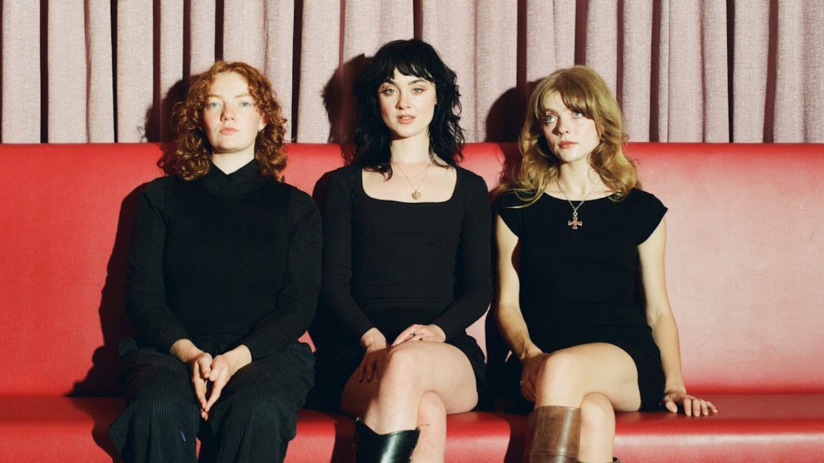 Parking Foxwarren with Folk Bitch Trio (18+)