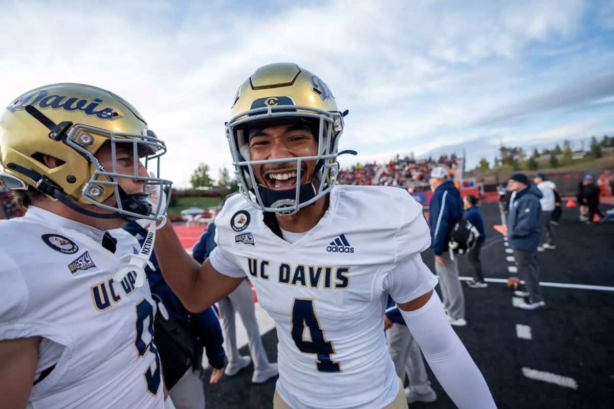 UC Davis Aggies at Stanford Cardinal Womens Volleyball at Maples Pavilion