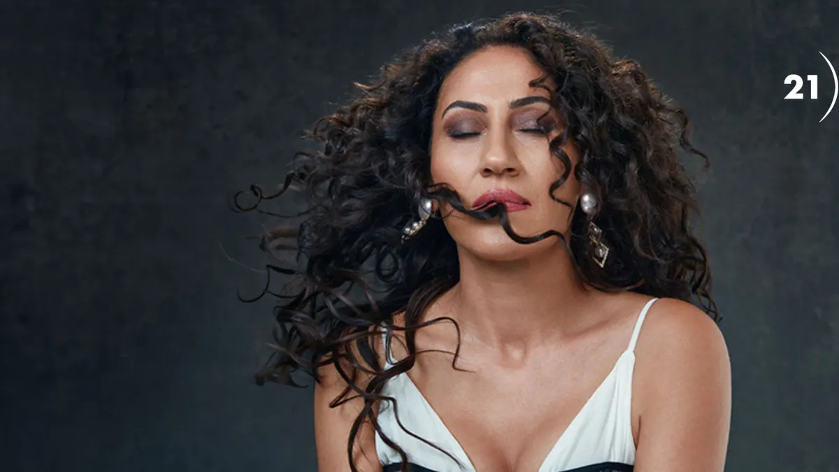 Aynur in City of London