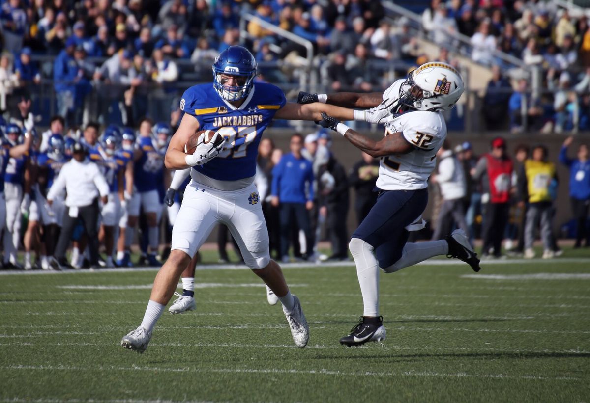 North Dakota Fighting Hawks vs. South Dakota State Jackrabbits