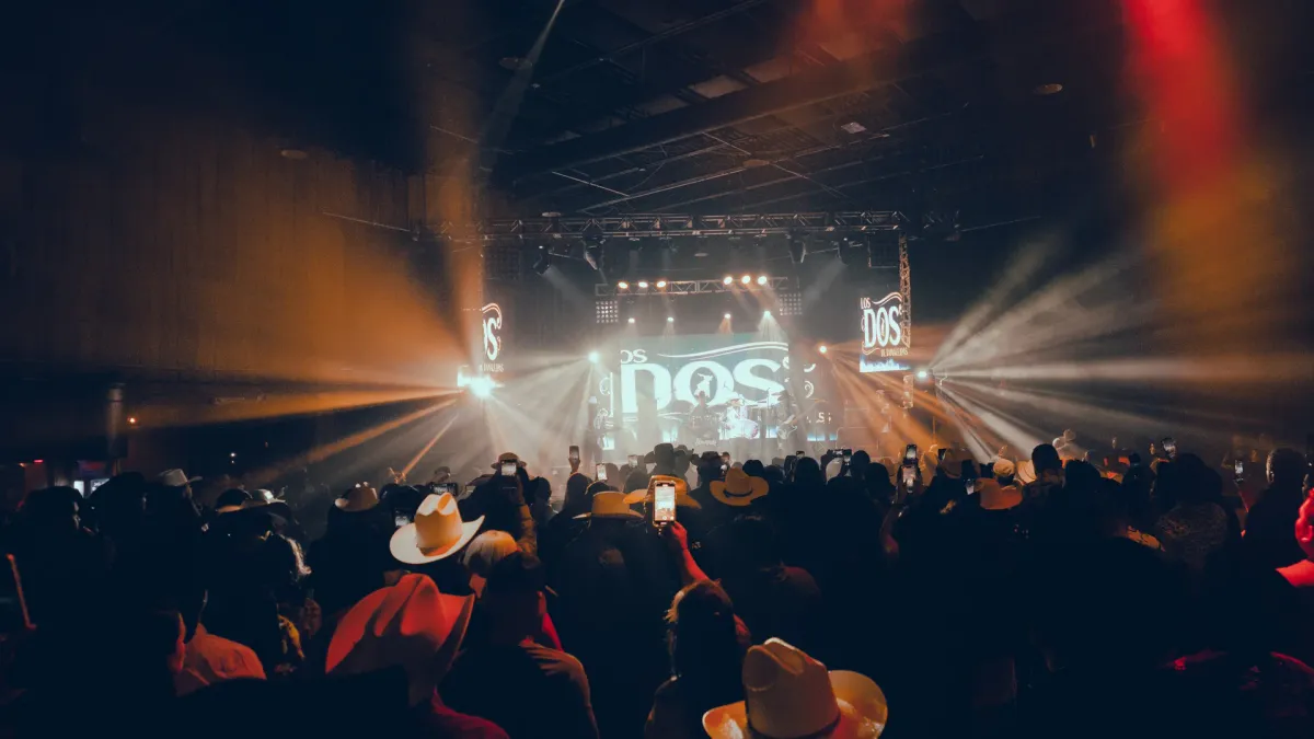 LOS DOS DE TAMAULIPAS, La Ventaja, Los Austeros De Durango in Hermiston