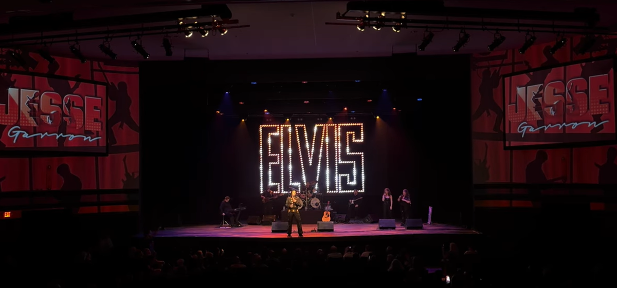 Christmas Tribute to Elvis - Chris Garron