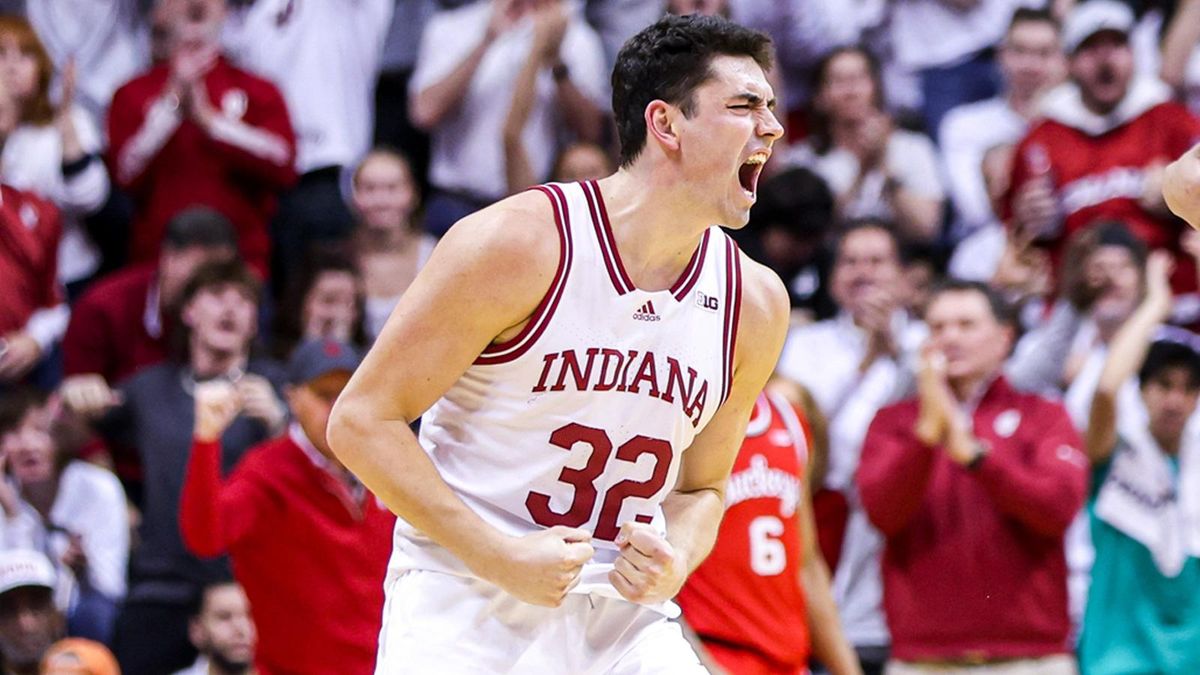 Parking Indiana Hoosiers at Michigan State Spartans Womens Volleyball