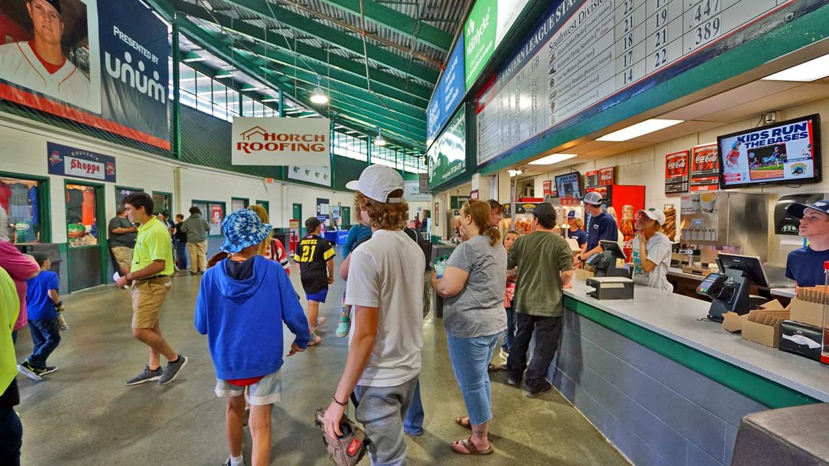 Parking Saint John Sea Dogs at Halifax Mooseheads