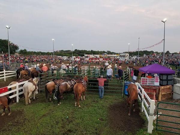 2023 Clearwater Rodeo - Friday Night Performance at Silver Bullet ...