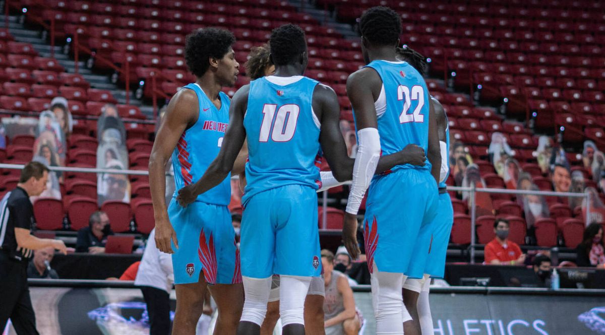 Parking UNLV Rebels at New Mexico Lobos Womens Basketball